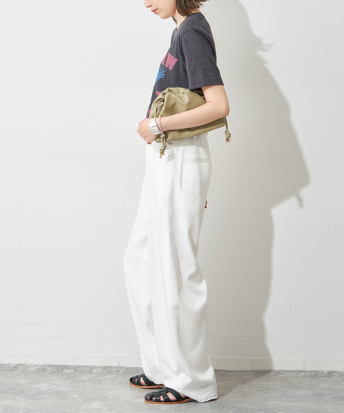 SLOBE IENA(スローブイエナ)の「BLUESCENTRIC/ブルースセントリック LOGO TEE(Tシャツ/カットソー・レディース・スカイブルー/ブラック/イエロー・FREE)」の5枚目の写真