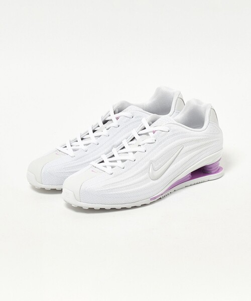 NIKE（ナイキ）の「＜NIKE＞ショックス Z ホワイト スニーカー（スニーカー・レディース・ホワイト・25cm/24.5cm/23.5cm/24cm/23cm）」の2枚目の写真