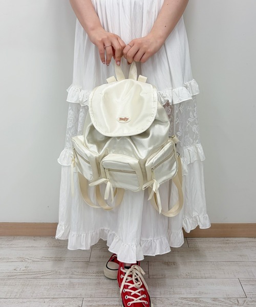 frunco(フランコ)の「【ZOZOTOWN限定】サテンリュック(バックパック/リュック・レディース・ブルー/グレー/アイボリー/ブラック・FREE)」の2枚目の写真
