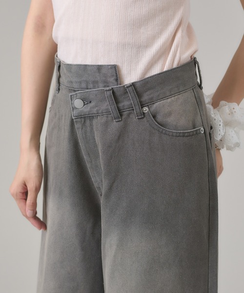 apres jour mignon（アプレジュールミニョン）の「クロスウエストデニムパンツ（デニムパンツ・レディース・グレー/ブルー系その他/インディゴブルー・MEDIUM/LARGE/SMALL）」の15枚目の写真