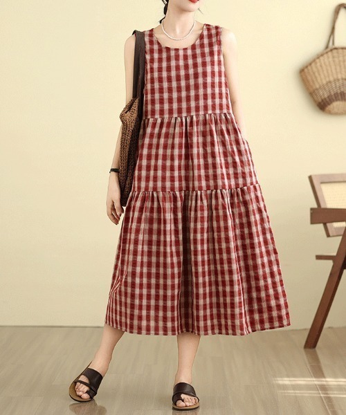 LUCPY(ラクピー)の「ギンガムチェックティアードロングワンピース(ワンピース・レディース・レッド・XX-LARGE/X-LARGE/LARGE/MEDIUM)」の4枚目の写真