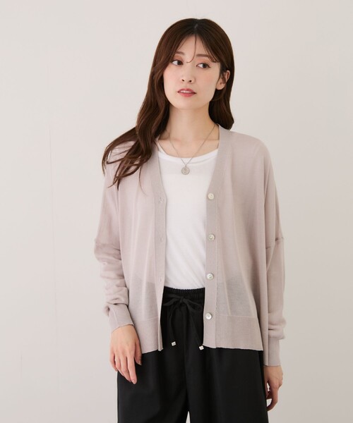 Jayro(ジャイロ)の「Vネックイージーカーディガン(カーディガン/ボレロ・レディース・イエロー/ライトグリーン/ブラック/ホワイト系その他2/ベージュ系その他2/オレンジ系その他・M)」の14枚目の写真