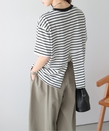 バックスリット ストライプTシャツ
