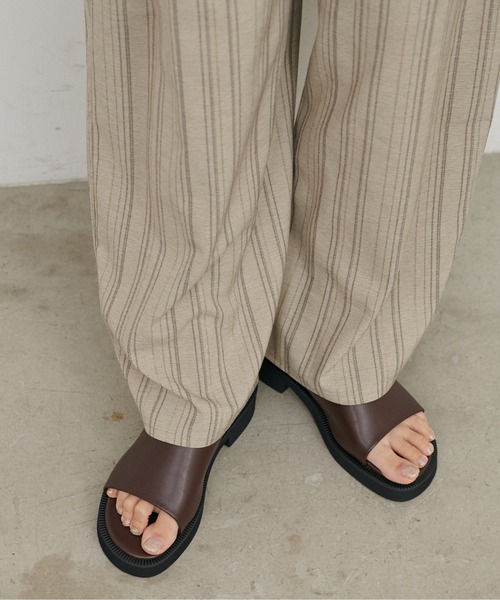 LARUTA(ラルータ)の「【LARUTA】厚底ミュールサンダル(サンダル・レディース・ブラウン/ブラック・MEDIUM/LARGE)」の4枚目の写真