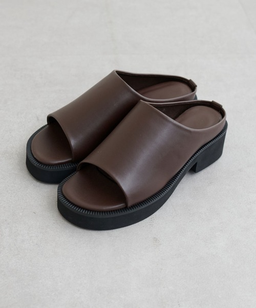 LARUTA(ラルータ)の「【LARUTA】厚底ミュールサンダル(サンダル・レディース・ブラウン/ブラック・MEDIUM/LARGE)」の5枚目の写真