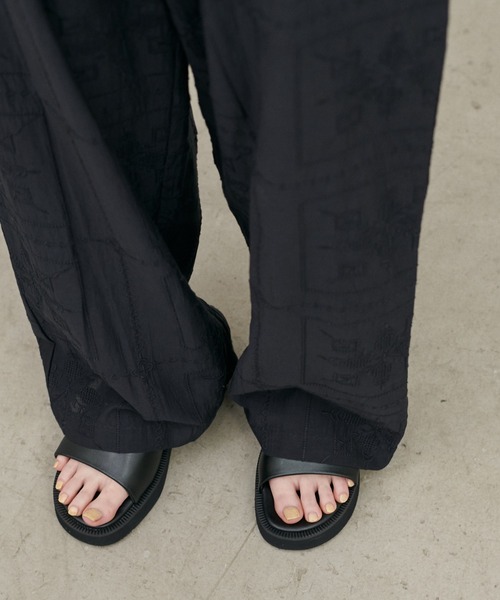LARUTA(ラルータ)の「【LARUTA】厚底ミュールサンダル(サンダル・レディース・ブラウン/ブラック・MEDIUM/LARGE)」の11枚目の写真