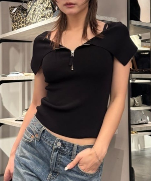 OFF SHOULDER HALF ZIP KNIT топ — вязаный топ с открытыми плечами и молнией до середины