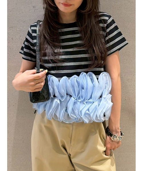 LILY BROWN(リリーブラウン)の「ボリュームフリルカットトップス(Tシャツ/カットソー・レディース・ホワイト/ブラウン/ネイビー・F)」の4枚目の写真