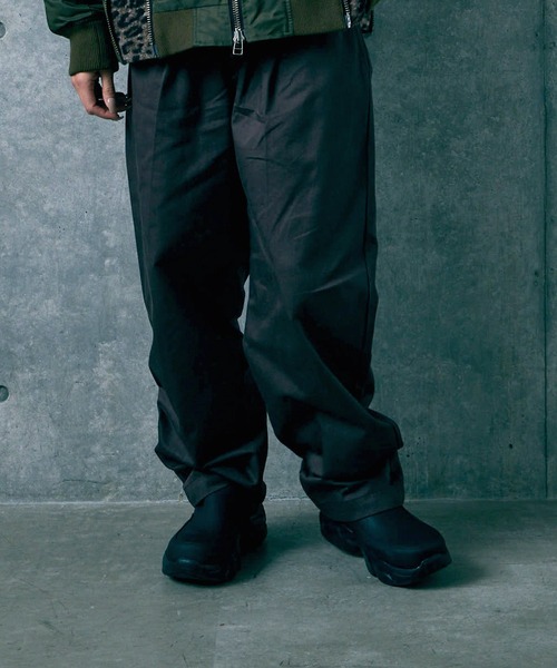 VIRGOwearworks(ヴァルゴウェアワークス)の「MONOFORM PANTS(チノパンツ・メンズ・ブラック/チャコールグレー/ブラウン・2/3/4)」の3枚目の写真