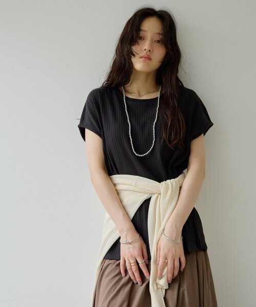 DISCOAT(ディスコート)の「【Noka/WEB限定】ワイドリブフレンチTシャツ(Tシャツ/カットソー・レディース・オフホワイト/ブラウン/ブラック・FREE)」の2枚目の写真