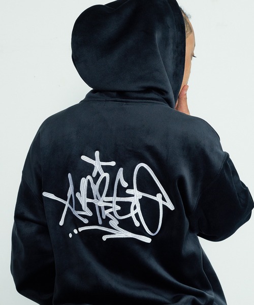 XLARGE(エクストララージ)の「TAGGING VELOUR ZIP HOODIE(パーカー・メンズ・ネイビー/ブラウン/ブラック・S/M/L/XL)」の1枚目の写真