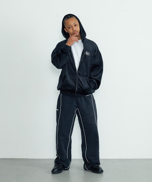 XLARGE(エクストララージ)の「TAGGING VELOUR ZIP HOODIE(パーカー・メンズ・ネイビー/ブラウン/ブラック・S/M/L/XL)」の9枚目の写真
