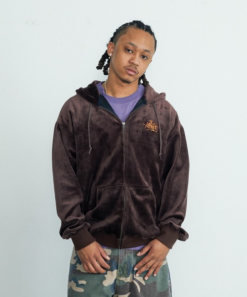 XLARGE(エクストララージ)の「TAGGING VELOUR ZIP HOODIE(パーカー・メンズ・ネイビー/ブラウン/ブラック・S/M/L/XL)」の10枚目の写真