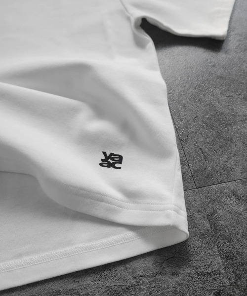YACA（ヤーカ）の「Logo Print 2-Pack Tee/ロゴプリント2パックT【2点セット・2サイズ展開・unisex item】（Tシャツ/カットソー・レディース・ホワイト×ブラック・2/1）」の13枚目の写真
