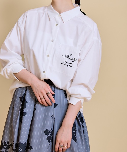 LHELBIE(レルビエ)の「刺繍ポケットオーバーシャツ(シャツ/ブラウス・レディース・オフホワイト/ピンク/ベージュ/ブラック・M)」の2枚目の写真