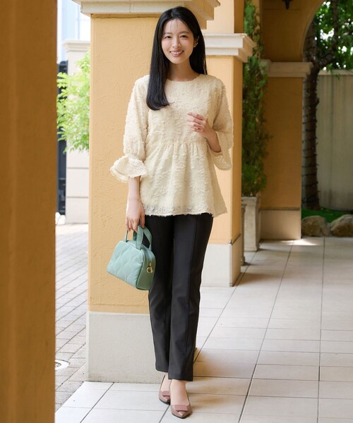 Tiaclasse(ティアクラッセ)の「【大きいサイズ】カットジャガードシフォンチュニック(Tシャツ/カットソー・レディース・アイボリー/キャメル/ブラック・XXL/XL)」の7枚目の写真