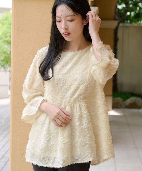 Tiaclasse(ティアクラッセ)の「【大きいサイズ】カットジャガードシフォンチュニック(Tシャツ/カットソー・レディース・アイボリー/キャメル/ブラック・XXL/XL)」の8枚目の写真