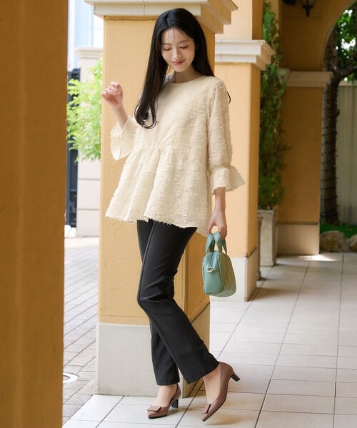 Tiaclasse(ティアクラッセ)の「【大きいサイズ】カットジャガードシフォンチュニック(Tシャツ/カットソー・レディース・アイボリー/キャメル/ブラック・XXL/XL)」の9枚目の写真
