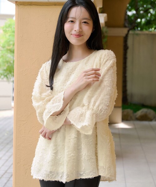 Tiaclasse(ティアクラッセ)の「【大きいサイズ】カットジャガードシフォンチュニック(Tシャツ/カットソー・レディース・アイボリー/キャメル/ブラック・XXL/XL)」の10枚目の写真