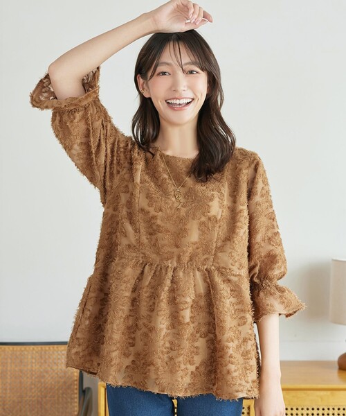Tiaclasse(ティアクラッセ)の「【大きいサイズ】カットジャガードシフォンチュニック(Tシャツ/カットソー・レディース・アイボリー/キャメル/ブラック・XXL/XL)」の14枚目の写真
