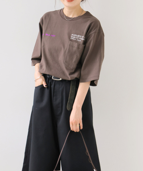OUTDOOR PRODUCTS(アウトドアプロダクツ)の「UNIVERSAL OVERALL U O ex VINTAGE Tshirt(Tシャツ/カットソー・レディース・アイボリー/ホワイト系その他/ブラウン・MEDIUM/SMALL)」の3枚目の写真