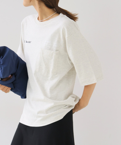 OUTDOOR PRODUCTS(アウトドアプロダクツ)の「UNIVERSAL OVERALL U O ex VINTAGE Tshirt(Tシャツ/カットソー・レディース・アイボリー/ホワイト系その他/ブラウン・MEDIUM/SMALL)」の2枚目の写真