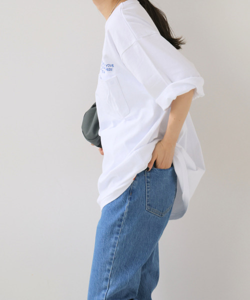 OUTDOOR PRODUCTS(アウトドアプロダクツ)の「UNIVERSAL OVERALL U O ex VINTAGE Tshirt(Tシャツ/カットソー・レディース・アイボリー/ホワイト系その他/ブラウン・MEDIUM/SMALL)」の5枚目の写真