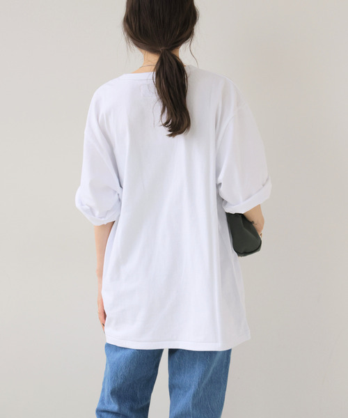 OUTDOOR PRODUCTS(アウトドアプロダクツ)の「UNIVERSAL OVERALL U O ex VINTAGE Tshirt(Tシャツ/カットソー・レディース・アイボリー/ホワイト系その他/ブラウン・MEDIUM/SMALL)」の6枚目の写真