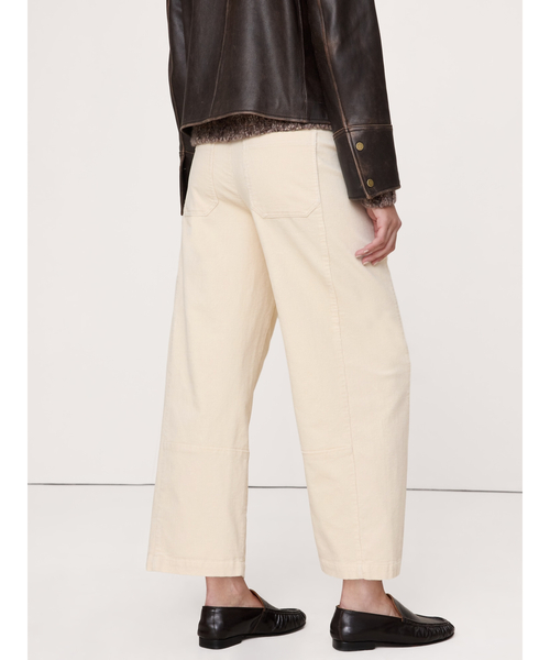 Banana Republic(バナナリパブリック)の「ミッドライズ リラックス コーデュロイ ペインター プルオン パンツ(その他パンツ・レディース・ネイビー/オリーブ/オフホワイト/キャメル・XS/S/M/L)」の9枚目の写真
