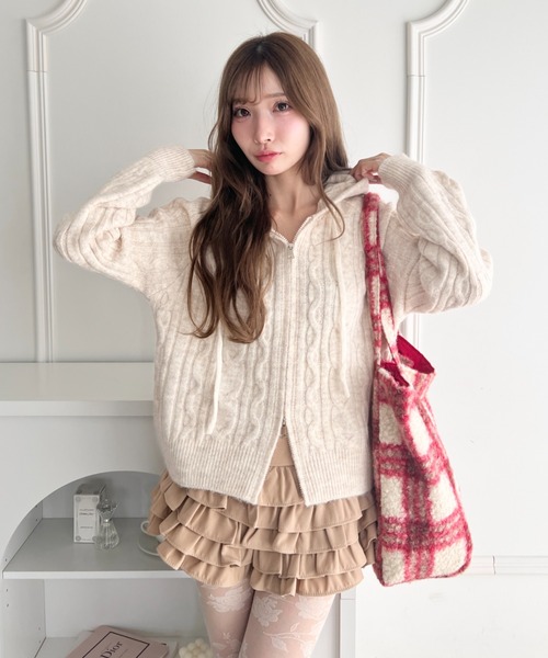Loueme(ルエム)の「ケーブルニットダブルジップフーディ(カーディガン/ボレロ・レディース・グレー/ネイビー/アイボリー・FREE)」の13枚目の写真