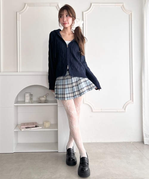 Loueme(ルエム)の「ケーブルニットダブルジップフーディ(カーディガン/ボレロ・レディース・グレー/ネイビー/アイボリー・FREE)」の16枚目の写真