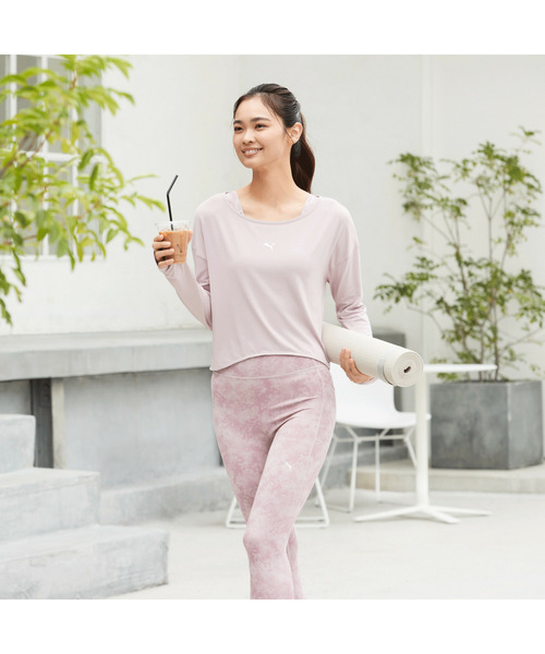 PUMA(プーマ)の「PUMA プーマ ウィメンズ ヨガ スタジオ 長袖 Tシャツ(Tシャツ/カットソー・レディース・ブラック/オフホワイト/ピンクベージュ・MEDIUM/LARGE/X-LARGE/SMALL)」の6枚目の写真
