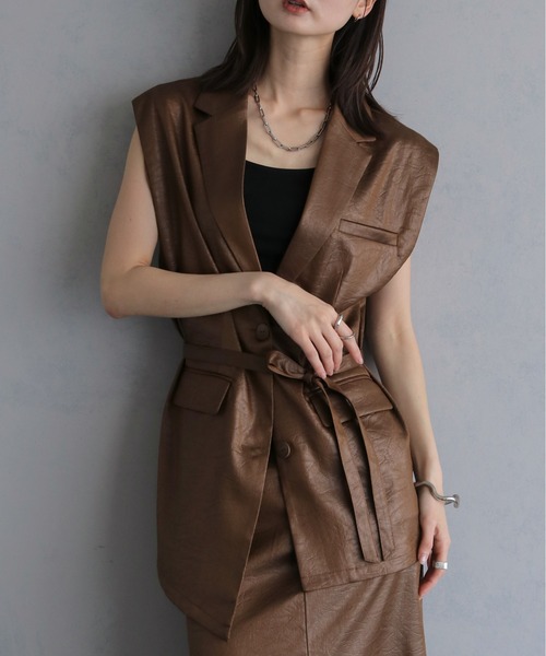 &g'aime(アンジェム)の「【&g'aime 】レザーライクベスト Leather Like Vest(ベスト・レディース・ブラウン/ブラック・FREE)」の1枚目の写真
