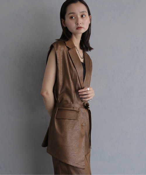 &g'aime(アンジェム)の「【&g'aime 】レザーライクベスト Leather Like Vest(ベスト・レディース・ブラウン/ブラック・FREE)」の18枚目の写真