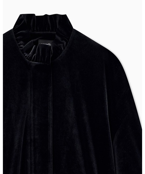 EMPORIO ARMANI(エンポリオアルマーニ)の「【エンポリオ アルマーニ】レギュラーフィット ブルゾン ベルベット フリルハイネック(ブルゾン・レディース・ブラック・42/40/38)」の8枚目の写真
