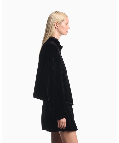 EMPORIO ARMANI(エンポリオアルマーニ)の「【エンポリオ アルマーニ】レギュラーフィット ブルゾン ベルベット フリルハイネック(ブルゾン・レディース・ブラック・42/40/38)」の3枚目の写真