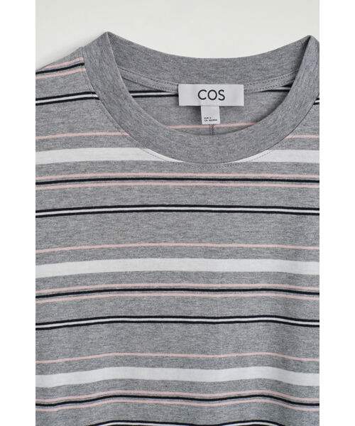 COS（コス）の「ブラッシュドコットン 長袖Tシャツ（Tシャツ/カットソー・レディース・ホワイト系/ブラック/グレー系その他・S/XS/M/L/XL）」の17枚目の写真