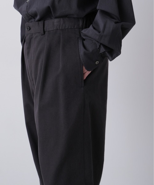 Y（ワイ）の「Ｙ /  [UNISEX] ORGANIC COTTON TENCEL CHINO TROUSERS（チノパンツ・メンズ・ブラック/ネイビー・MEDIUM/LARGE）」の7枚目の写真