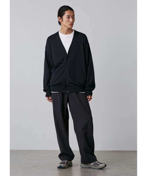 Y（ワイ）の「Ｙ /  [UNISEX] ORGANIC COTTON TENCEL CHINO TROUSERS（チノパンツ・メンズ・ブラック/ネイビー・MEDIUM/LARGE）」の21枚目の写真
