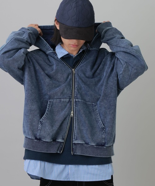 LAKOLE(ラコレ)の「ピグメントZIPフーディー / 819716(パーカー・メンズ・ブルー/レッド/ブラック・MEDIUM/LARGE)」の2枚目の写真
