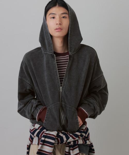 LAKOLE(ラコレ)の「ピグメントZIPフーディー / 819716(パーカー・メンズ・ブルー/レッド/ブラック・MEDIUM/LARGE)」の1枚目の写真