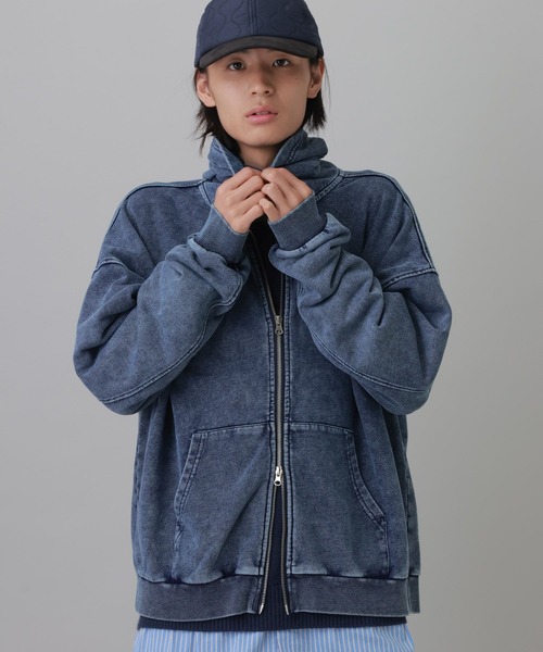 LAKOLE(ラコレ)の「ピグメントZIPフーディー / 819716(パーカー・メンズ・ブルー/レッド/ブラック・MEDIUM/LARGE)」の19枚目の写真
