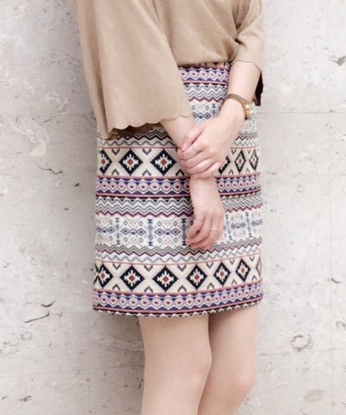 archives（アルシーヴ）の「ジャガード　タイトスカート（スカート・レディース・オフホワイト/ネイビー・MEDIUM）」の2枚目の写真