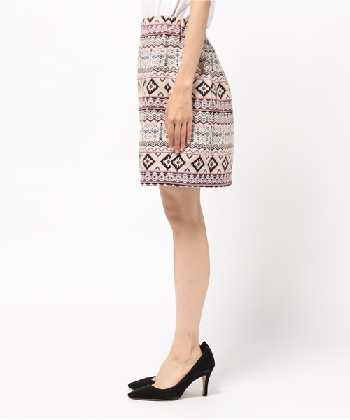 archives（アルシーヴ）の「ジャガード　タイトスカート（スカート・レディース・オフホワイト/ネイビー・MEDIUM）」の4枚目の写真