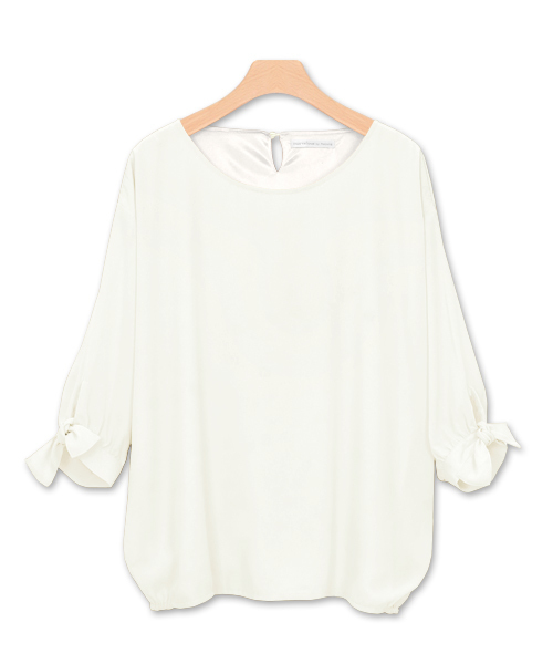 Pierrot（ピエロ）の「袖リボンシフォンブラウス（シャツ/ブラウス・レディース・ネイビー/オフホワイト/カーキ/ピンクベージュ・M/L）」の2枚目の写真