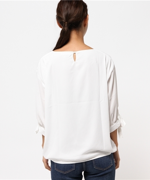 Pierrot（ピエロ）の「袖リボンシフォンブラウス（シャツ/ブラウス・レディース・ネイビー/オフホワイト/カーキ/ピンクベージュ・M/L）」の10枚目の写真