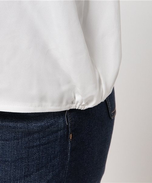 Pierrot（ピエロ）の「袖リボンシフォンブラウス（シャツ/ブラウス・レディース・ネイビー/オフホワイト/カーキ/ピンクベージュ・M/L）」の6枚目の写真