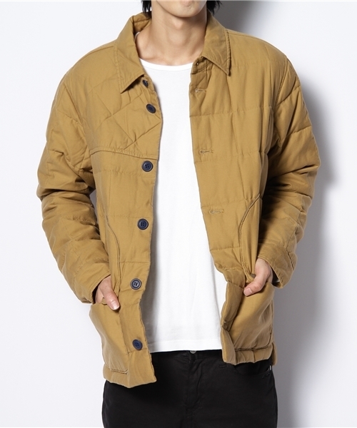 R.NEWBOLD（アールニューボールド）の「OLD&NEW/DOWN SHIRT/215000（ダウンジャケット/コート・メンズ・ベージュ/ネイビー・MEDIUM/LARGE/X-LARGE）」の5枚目の写真