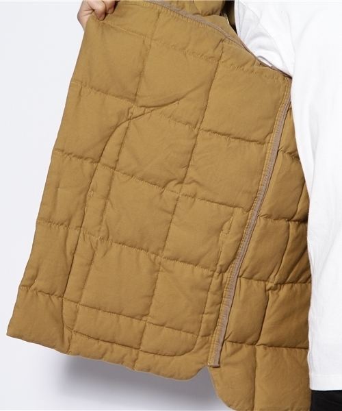 R.NEWBOLD（アールニューボールド）の「OLD&NEW/DOWN SHIRT/215000（ダウンジャケット/コート・メンズ・ベージュ/ネイビー・MEDIUM/LARGE/X-LARGE）」の9枚目の写真