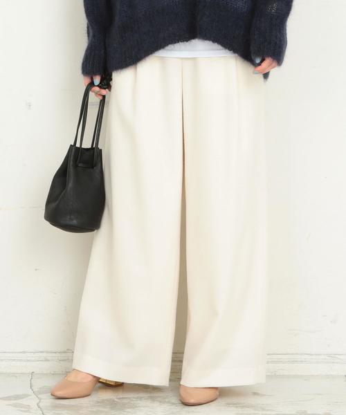 BEAUTY&YOUTH UNITED ARROWS(ビューティーアンドユースユナイテッドアローズ)の「BY∴ サキソニータックワイドパンツ ◆(その他パンツ・レディース・オフホワイト/ブラック/ダークグレー/ライトピンク/レッド・SMALL/MEDIUM/LARGE)」の2枚目の写真